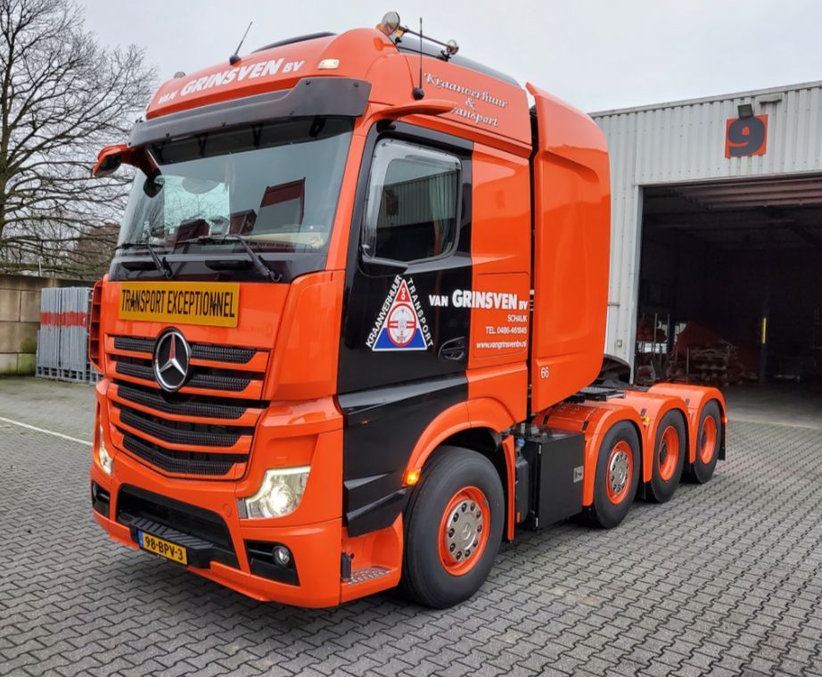 Mercedes Benz Actros MP5 SLT Big Space 8X4 Lowloader 6 Axle 'Van 